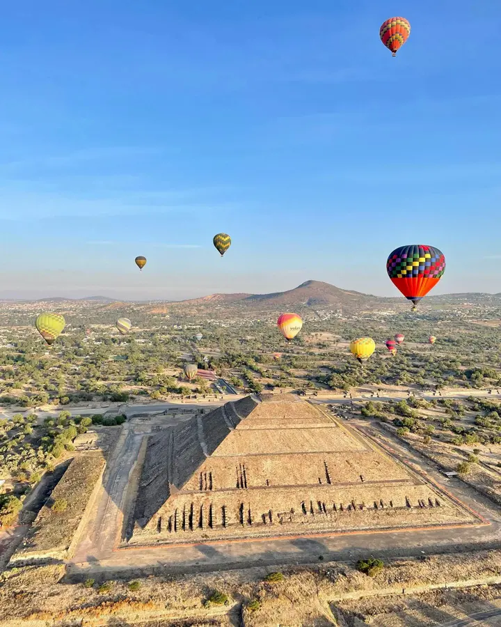 From Mexico City balloon flight over Teotihuacan